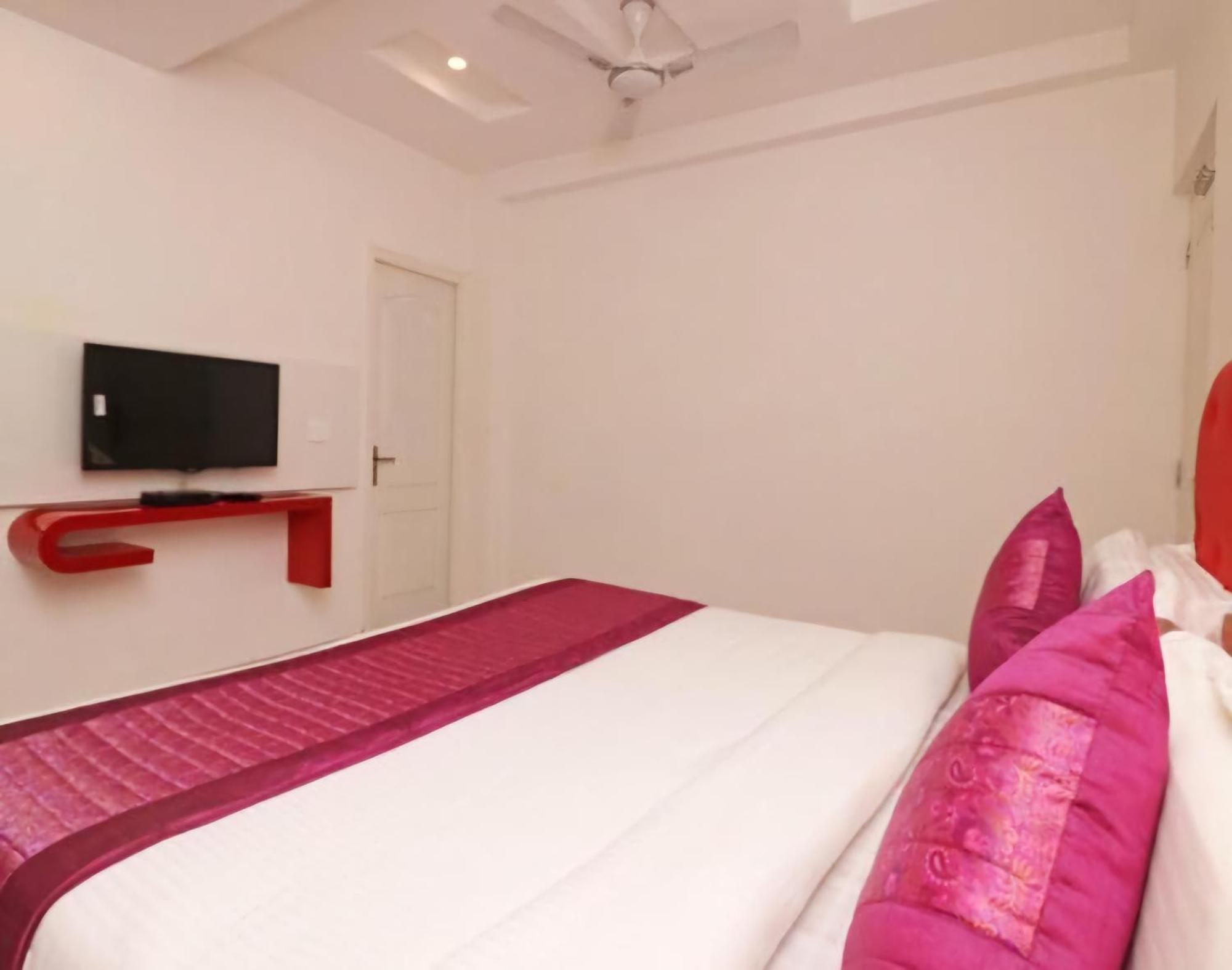 Hotel Leo Continental นิวเดลี ภายนอก รูปภาพ